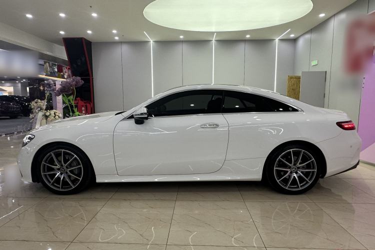 Used Mercedes-Benz E-Class 2021 E 260 Coupe Exterior 3