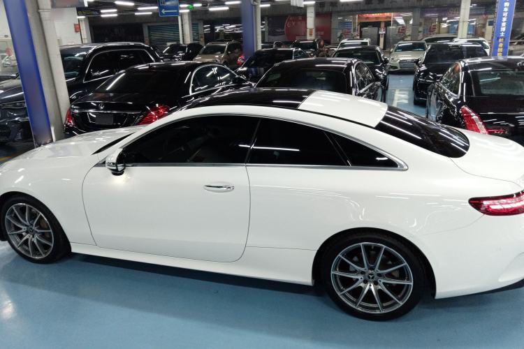Used Mercedes-Benz E-Class 2021 E 260 Coupe Exterior 3