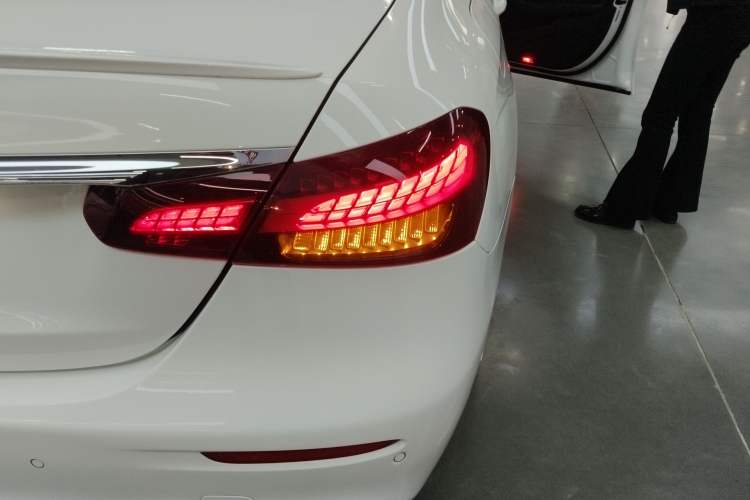 Used Mercedes-Benz E-Class 2021 Updated E 260 Fashion Sport Edition Exterior 3