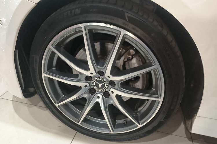 Used Mercedes-Benz E-Class 2021 Facelift E 260 4MATIC Coupe Exterior 4