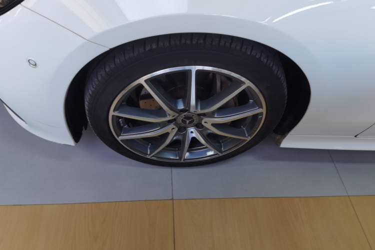 Used Mercedes-Benz E-Class 2021 E 260 Coupe Exterior 4