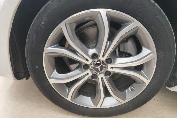 Used Mercedes-Benz E-Class 2021 Restyled E 300 L Sporty and Stylish Edition Exterior 4