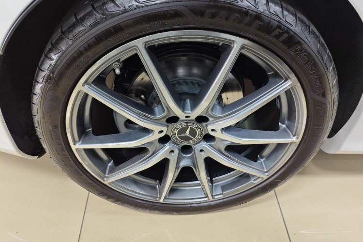 Used Mercedes-Benz E-Class 2021 E 260 Coupe Exterior 5
