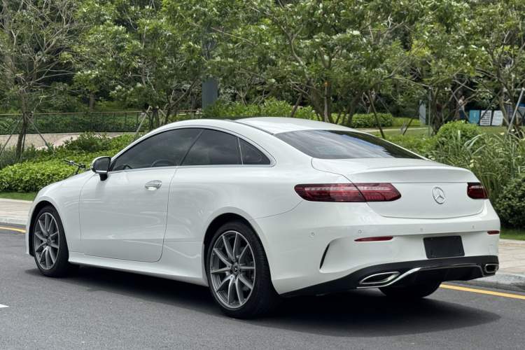 Used Mercedes-Benz E-Class 2021 E 260 Coupe Exterior 5