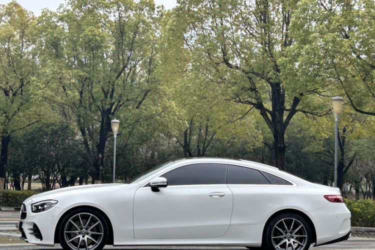 Used Mercedes-Benz E-Class 2021 E 260 Coupe Exterior 6