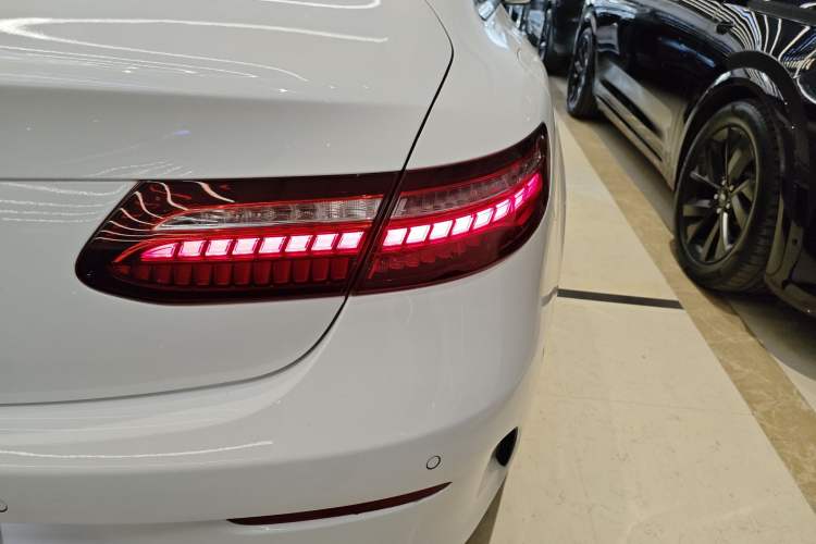 Used Mercedes-Benz E-Class 2021 Facelift E 260 Coupe Exterior 6