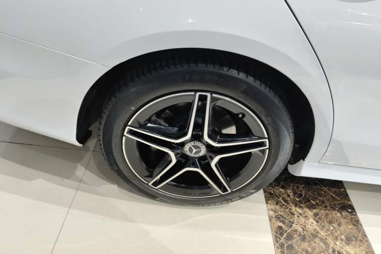 Used Mercedes-Benz E-Class 2021 E 260 Stylish Sports Edition Exterior 8