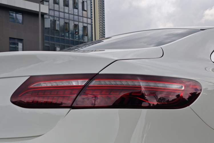 Used Mercedes-Benz E-Class 2021 E 260 Coupe Exterior 9