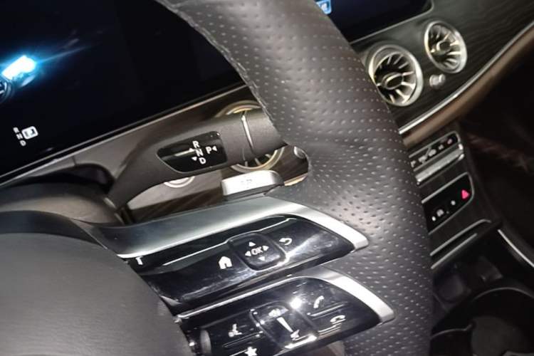 Used Mercedes-Benz E-Class 2021 E 300 L Sport Luxury Edition Gear Lever
