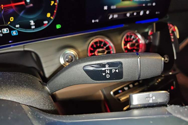 Used Mercedes-Benz E-Class 2021 E 300 L Sport Luxury Edition Gear Lever