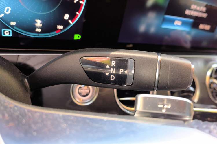 Used Mercedes-Benz E-Class 2021 Updated E 260 Fashion Sport Edition Gear Lever