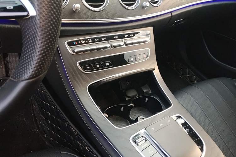 Used Mercedes-Benz E-Class 2021 Updated E 260 Fashion Sport Edition Gear Lever