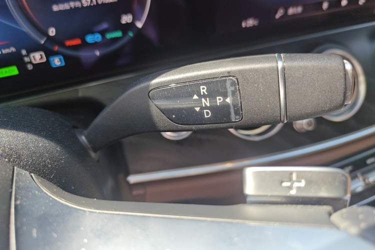 Used Mercedes-Benz E-Class 2021 E 260 Stylish Sports Edition Gear Lever