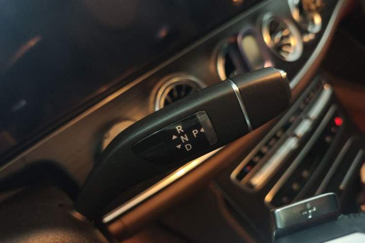 Used Mercedes-Benz E-Class 2021 E 300 L Sporty and Stylish Model Gear Lever