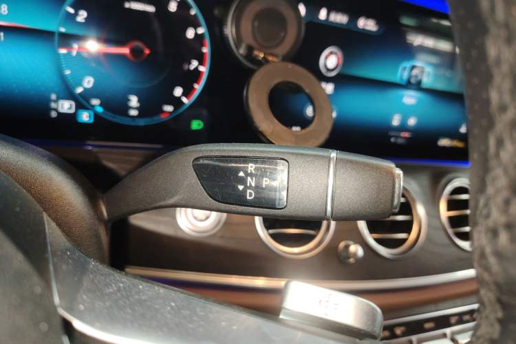 Used Mercedes-Benz E-Class 2021 E 300 L Sport Luxury Edition Gear Lever