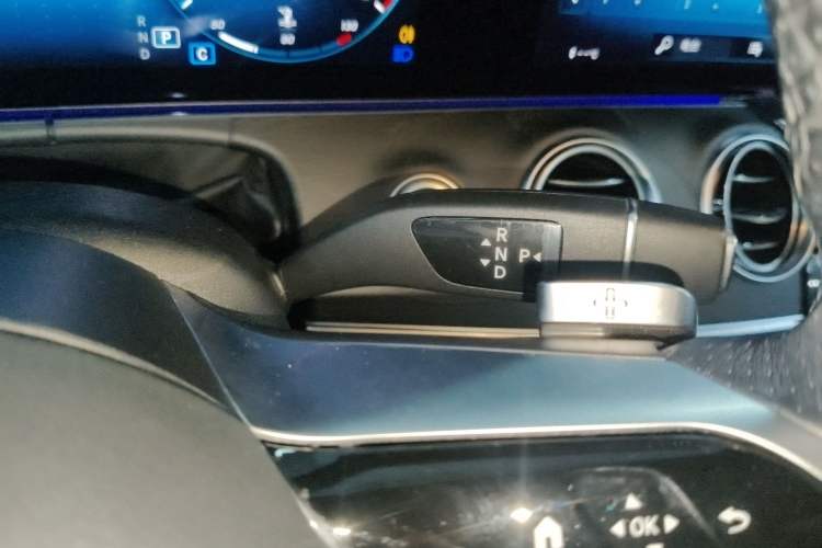 Used Mercedes-Benz E-Class 2021 Updated E 260 Fashion Sport Edition Gear Lever