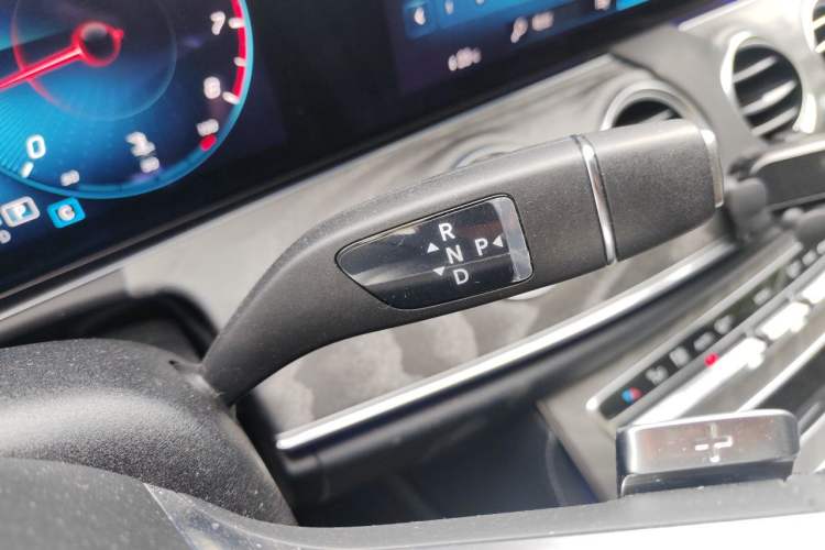 Used Mercedes-Benz E-Class 2021 Restyled E 300 L Sporty and Stylish Edition Gear Lever