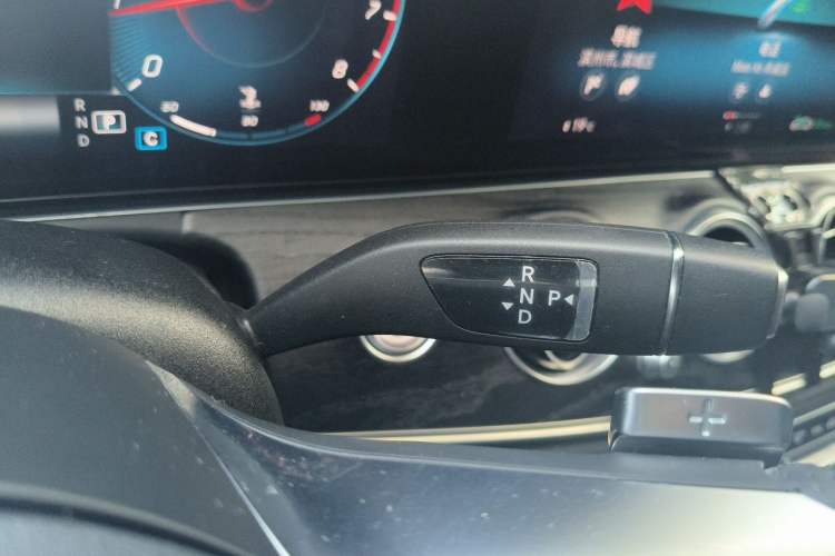 Used Mercedes-Benz E-Class 2021 Restyled E 260 Luxury Sports Edition Gear Lever