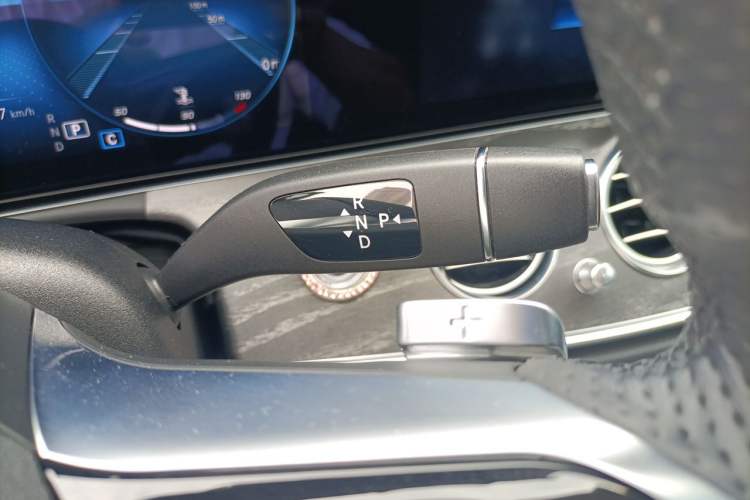 Used Mercedes-Benz E-Class 2021 Restyled E 300 L Sporty and Stylish Edition Gear Lever