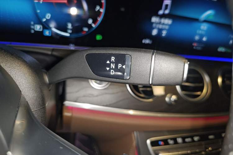 Used Mercedes-Benz E-Class 2021 Restyled E 300 L Sport Luxury Edition Gear Lever