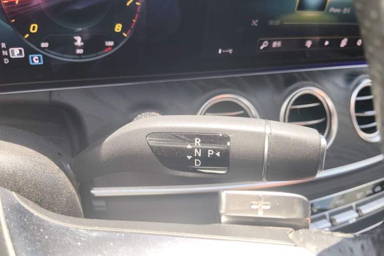 Used Mercedes-Benz E-Class 2021 Updated E 260 Fashion Sport Edition Gear Lever