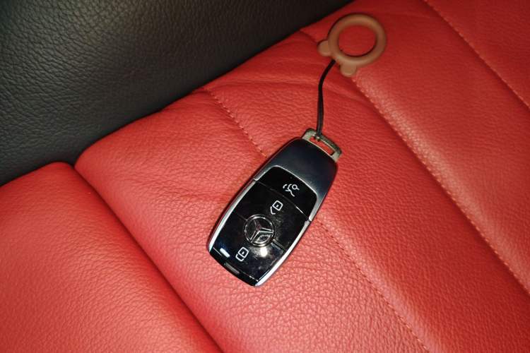 Used Mercedes-Benz E-Class 2021 E 260 Coupe Interior 1