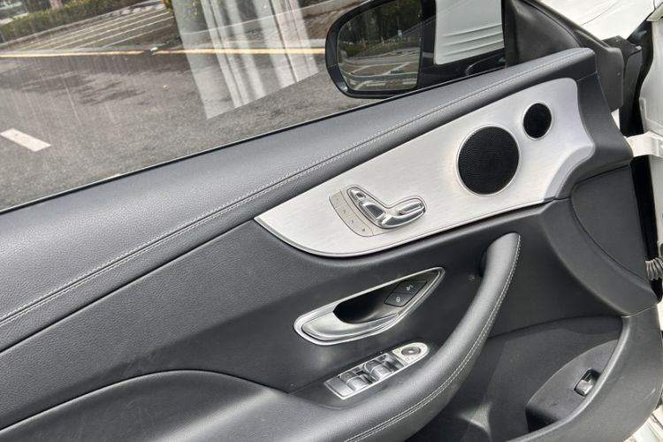 Used Mercedes-Benz E-Class 2021 E 260 Coupe Interior 1