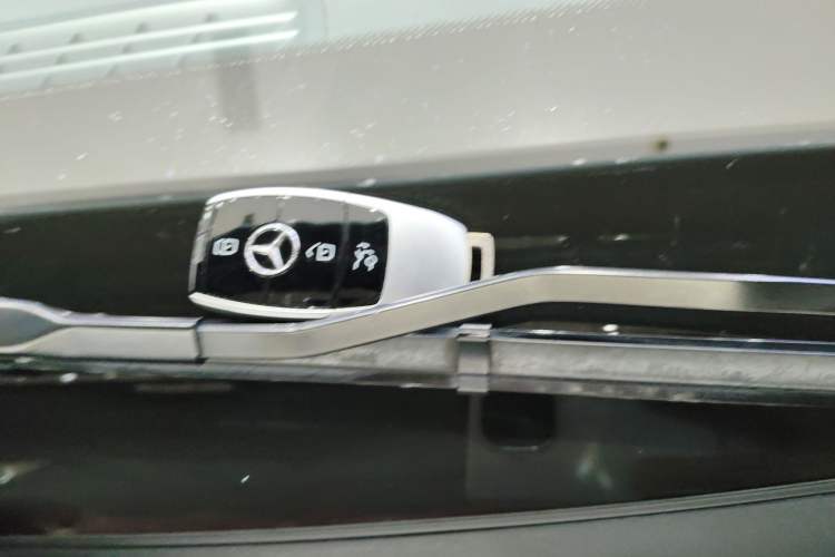 Used Mercedes-Benz E-Class 2021 E 260 Stylish Sports Edition Interior 1