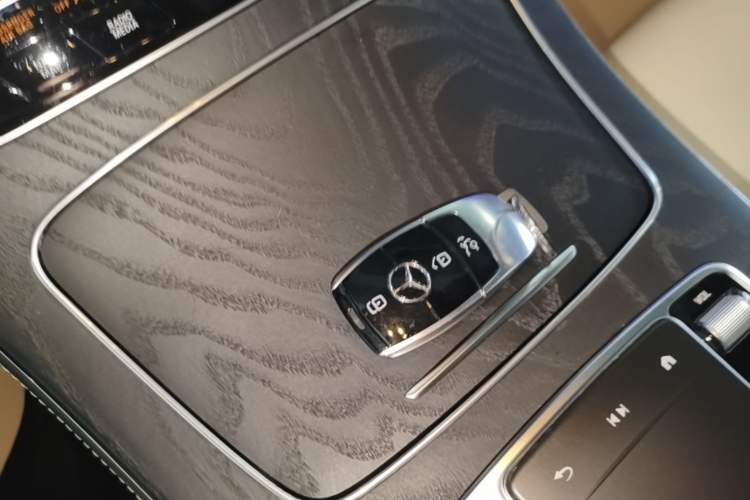 Used Mercedes-Benz E-Class 2021 Facelift E 300 Coupe Interior 1