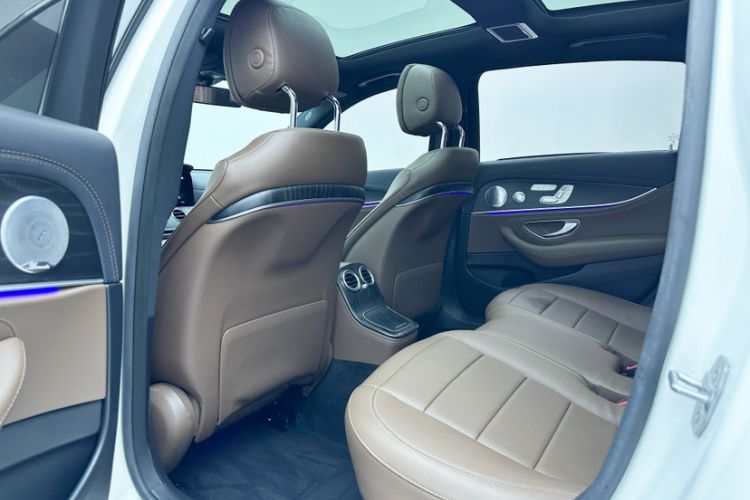 Used Mercedes-Benz E-Class 2021 E 300 L Sport Luxury Edition Interior 1