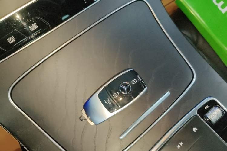 Used Mercedes-Benz E-Class 2021 Updated E 260 Fashion Sport Edition Interior 1