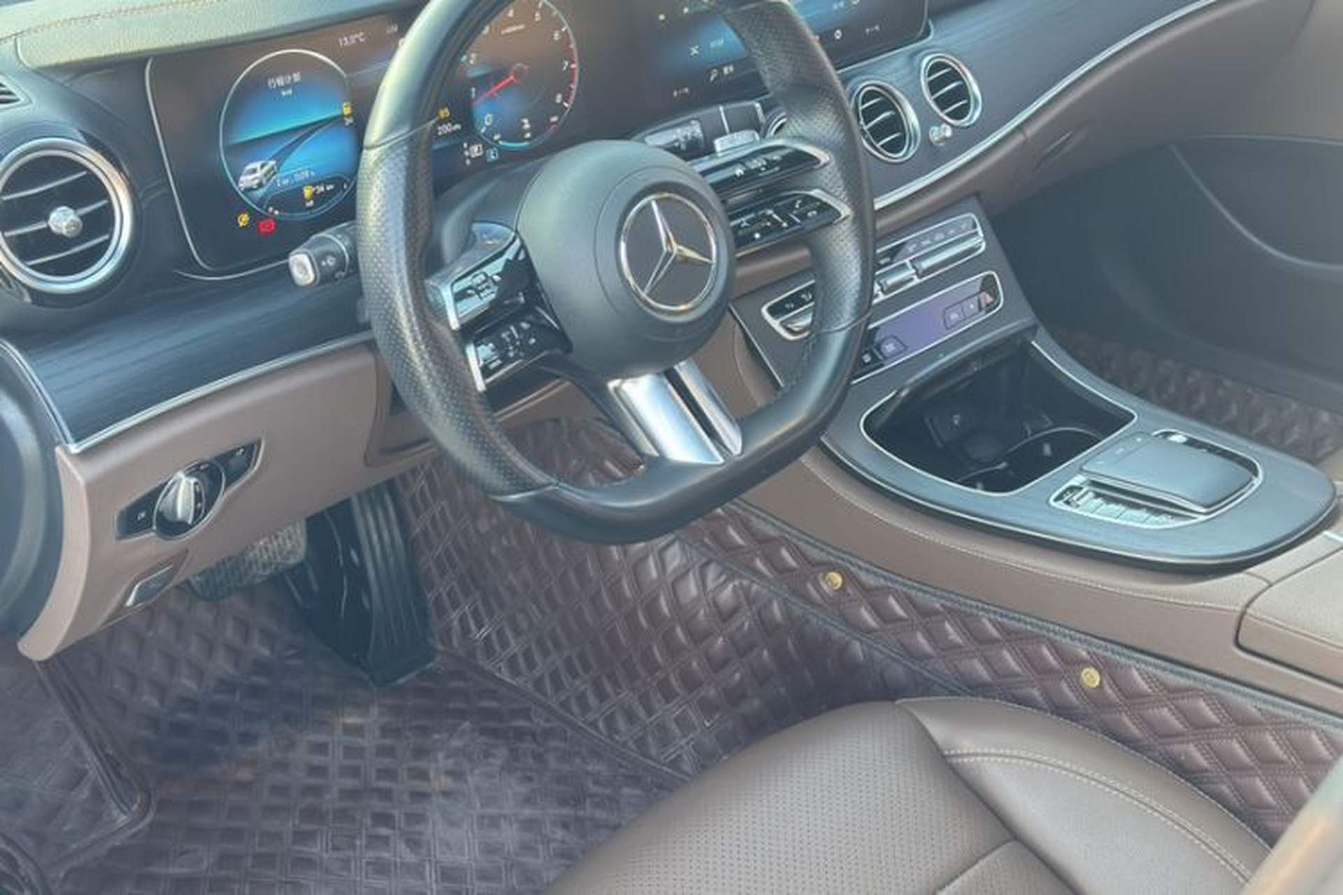 Used Mercedes-Benz E-Class 2021 E 300 L Sporty and Stylish Model Interior 1