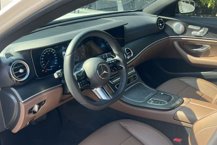 Used Mercedes-Benz E-Class 2021 E 300 L Sport Luxury Edition Interior 10