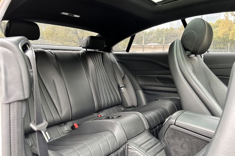 Used Mercedes-Benz E-Class 2021 E 260 Coupe Interior 10