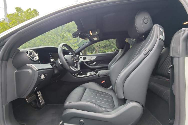 Used Mercedes-Benz E-Class 2021 E 260 Coupe Interior 2