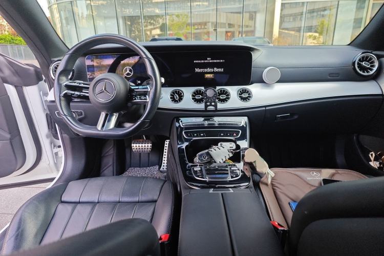 Used Mercedes-Benz E-Class 2021 E 260 Coupe Interior 2