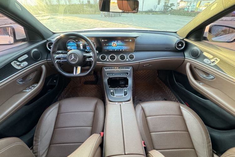 Used Mercedes-Benz E-Class 2021 E 300 L Sporty and Stylish Model Interior 3