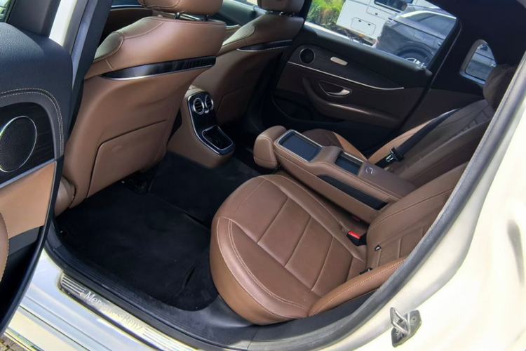 Used Mercedes-Benz E-Class 2021 Facelift E 260 L Sport 4MATIC Interior 4