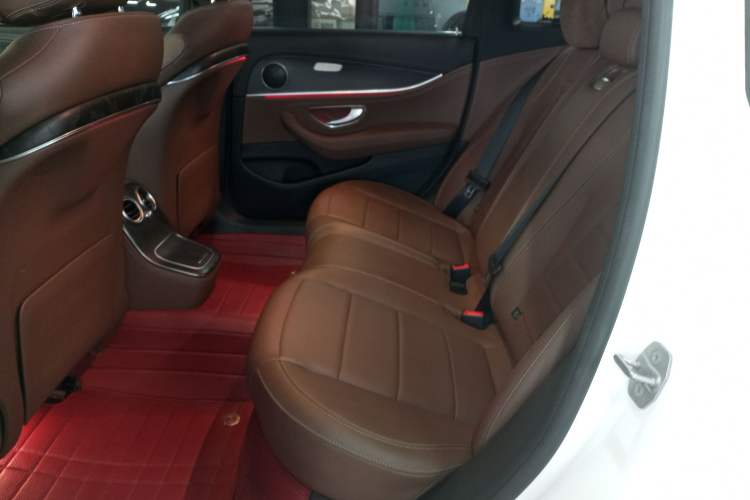 Used Mercedes-Benz E-Class 2021 E 300 L Sporty and Stylish Model Interior 4