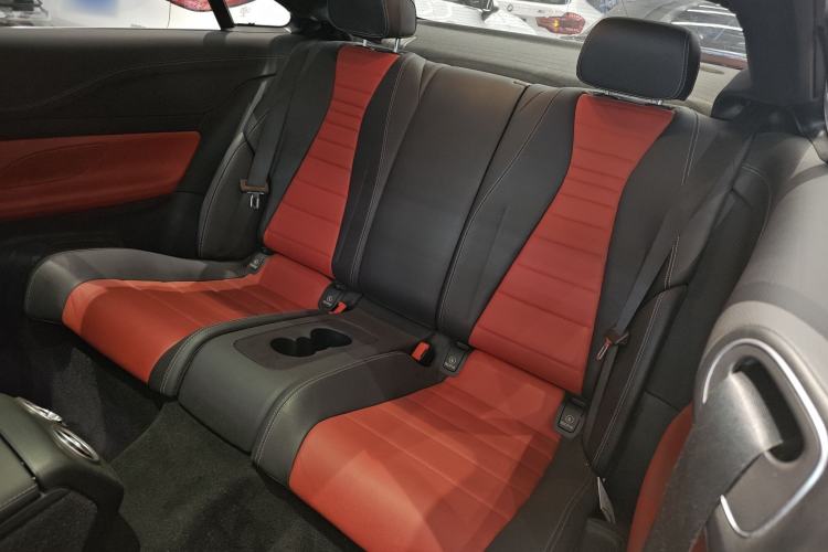 Used Mercedes-Benz E-Class 2021 Facelift E 260 Coupe Interior 4