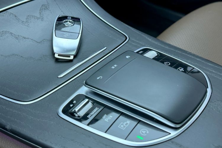 Used Mercedes-Benz E-Class 2021 E 300 L Sport Luxury Edition Interior 4