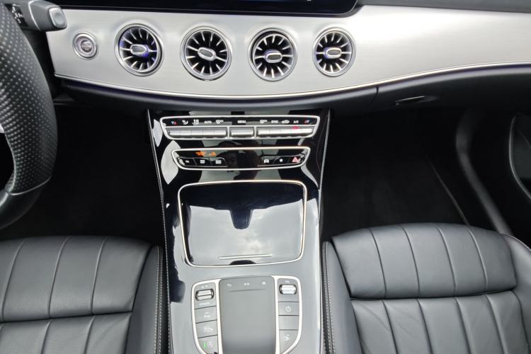 Used Mercedes-Benz E-Class 2021 E 260 Coupe Interior 5