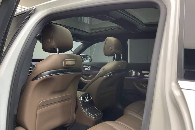 Used Mercedes-Benz E-Class 2021 E 300 L Sport Premium Edition Interior 5