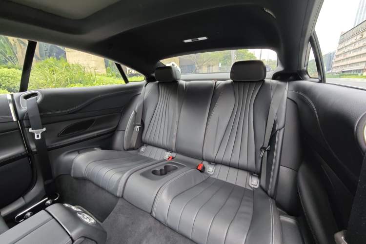 Used Mercedes-Benz E-Class 2021 E 260 Coupe Interior 6