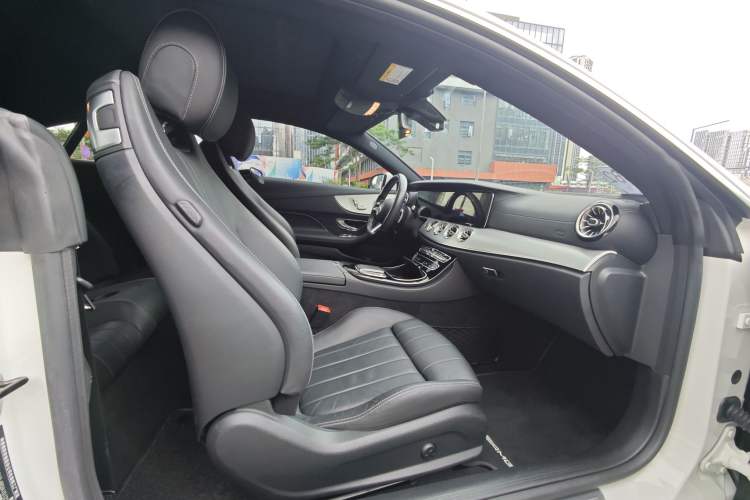 Used Mercedes-Benz E-Class 2021 E 260 Coupe Interior 7