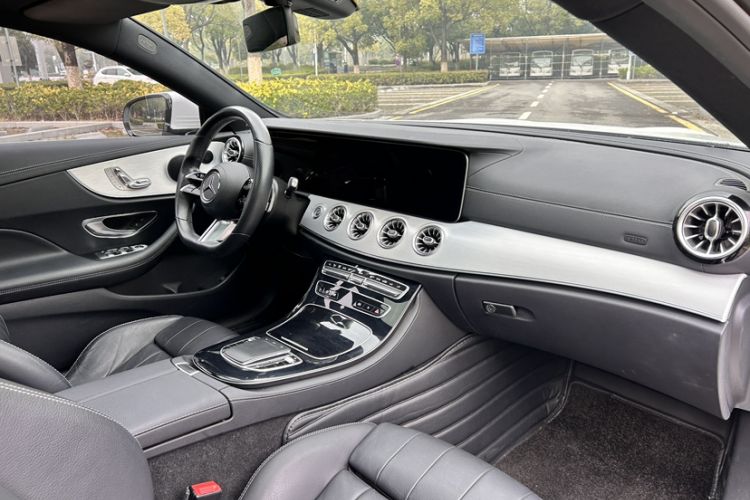 Used Mercedes-Benz E-Class 2021 E 260 Coupe Interior 8