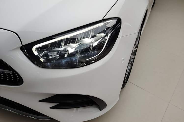 Used Mercedes-Benz E-Class 2021 Facelift E 260 Coupe Left Front Headlight