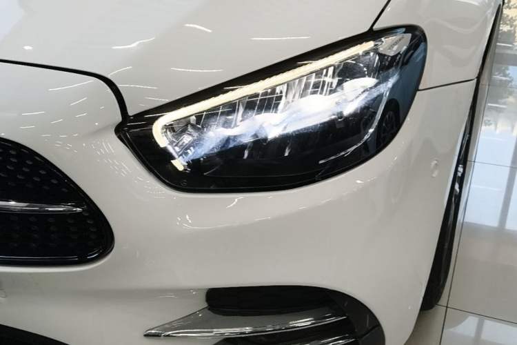 Used Mercedes-Benz E-Class 2021 Facelift E 260 L Sport Edition Left Front Headlight