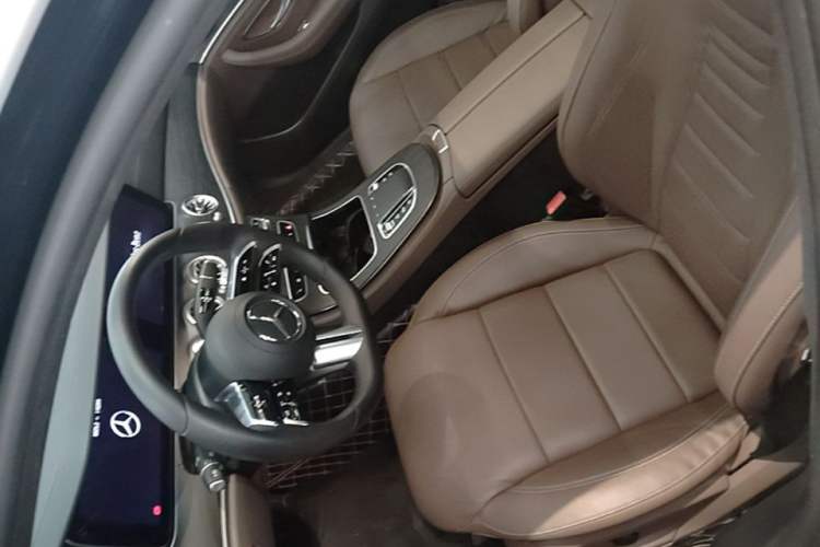 Used Mercedes-Benz E-Class 2021 E 300 L Sport Luxury Edition Left Front Seat