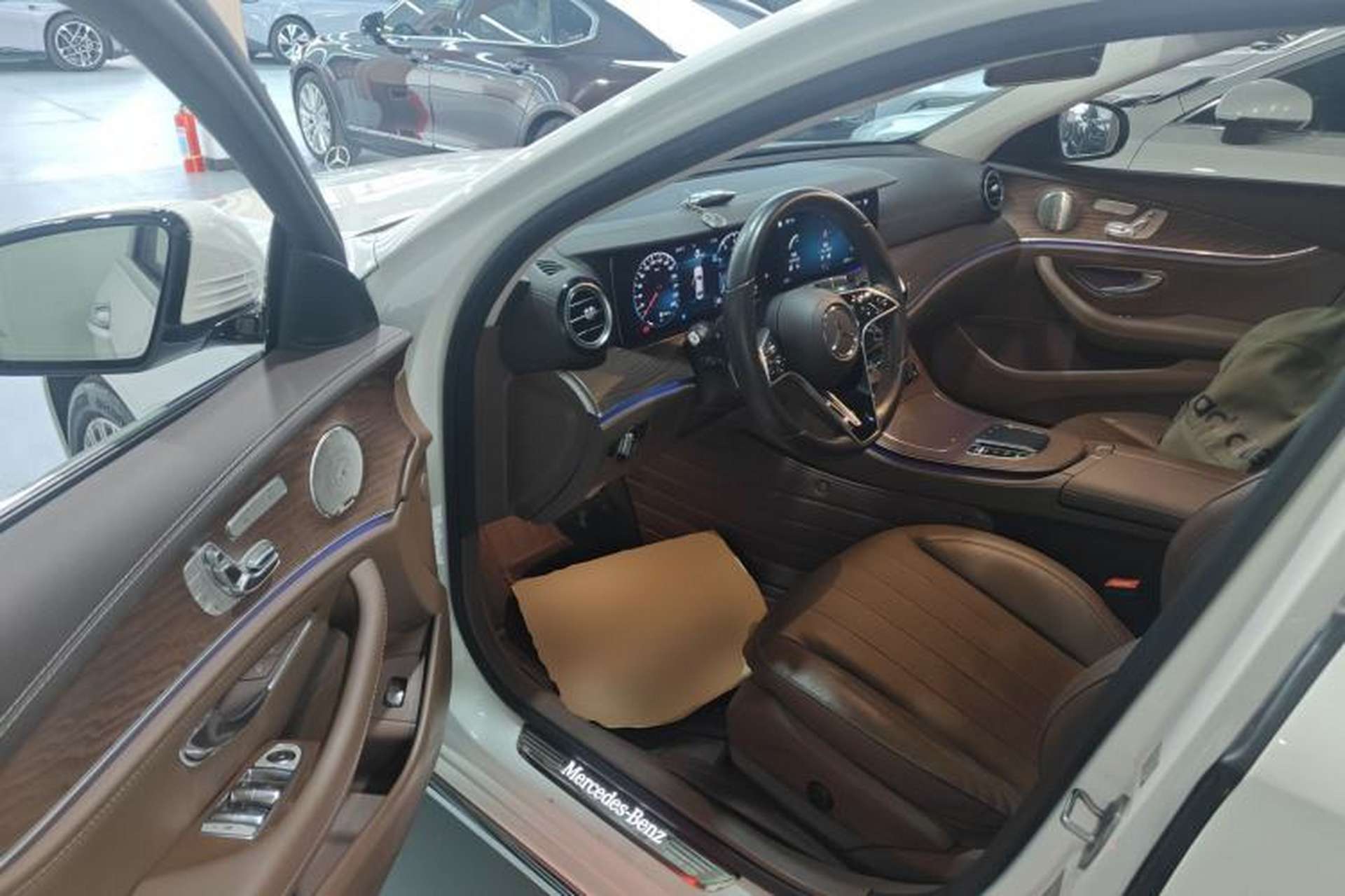 Used Mercedes-Benz E-Class 2021 Restyled E 300 L Luxury Edition Left Front Seat